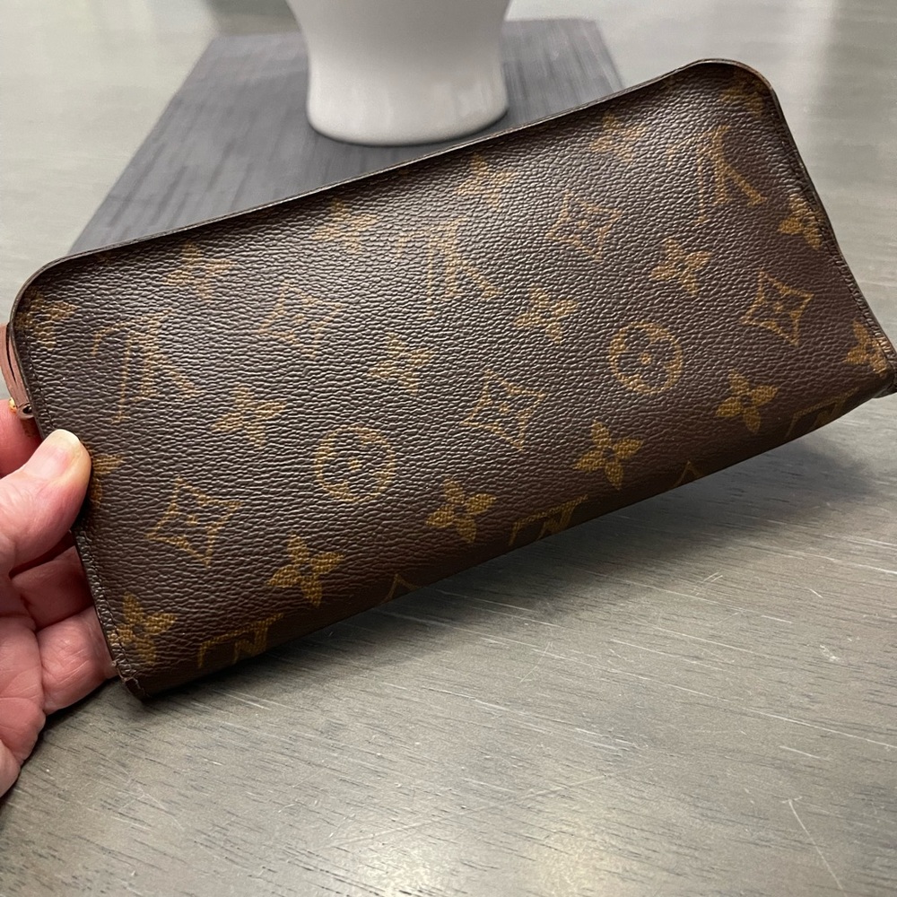 LOUIS VUITTON VINTAGE AUTHENTIC LARGE WALLET